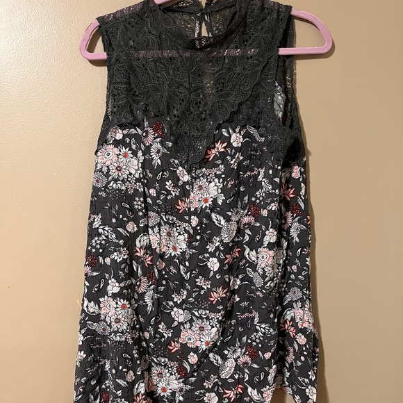 Torrid Floral Lace Sleeveless Top - Picture 1 of 3
